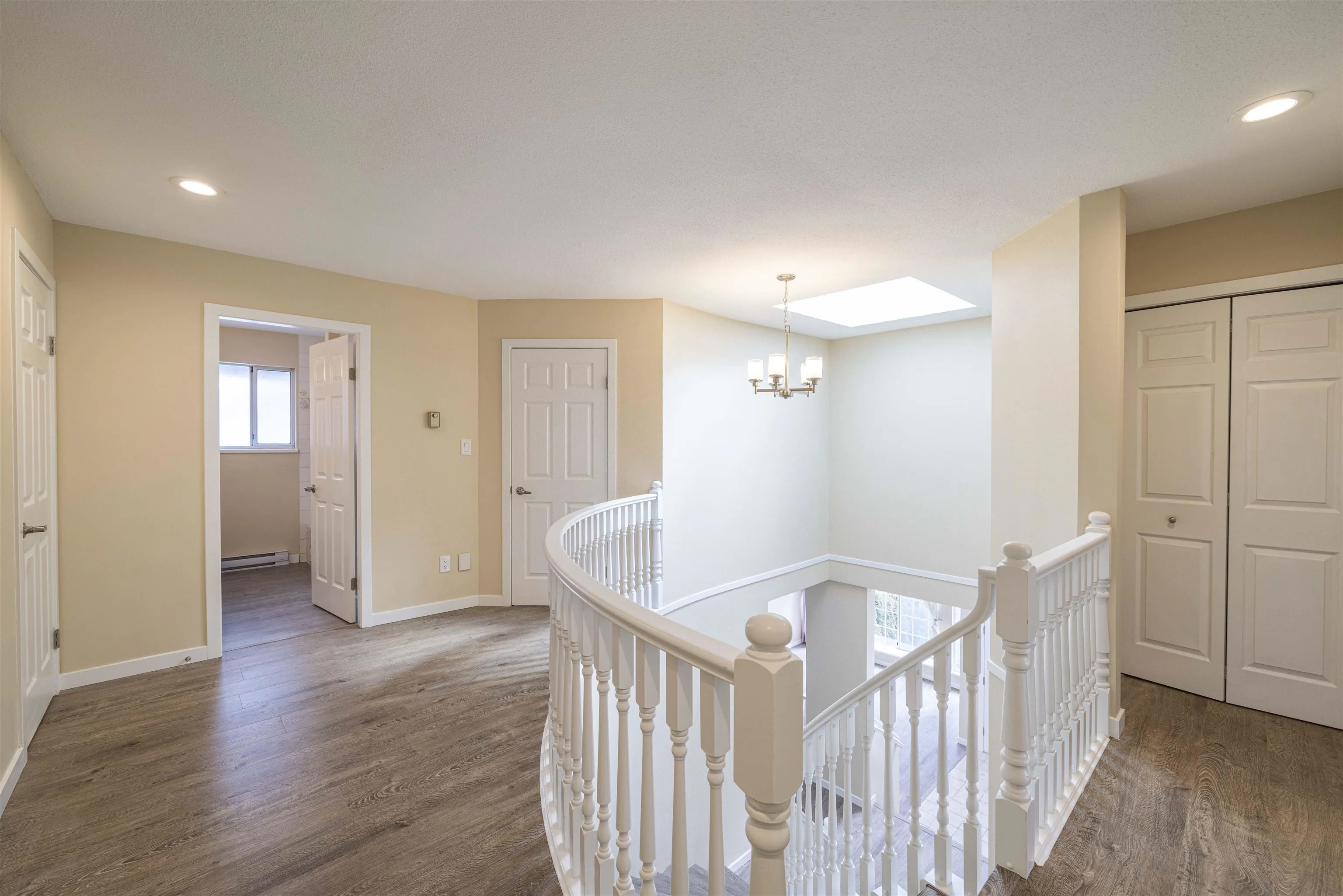 470 Riverview Crescent