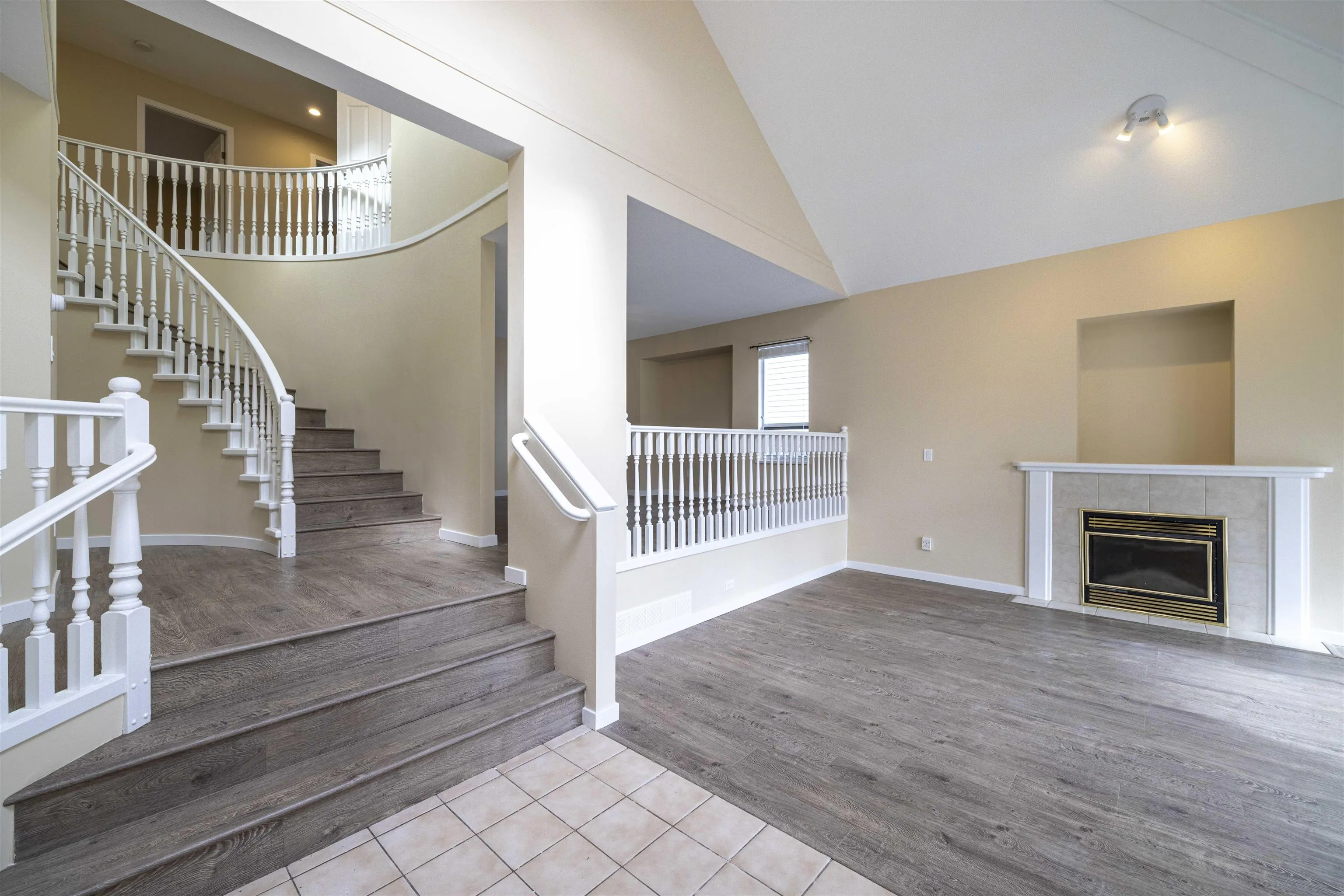 470 Riverview Crescent