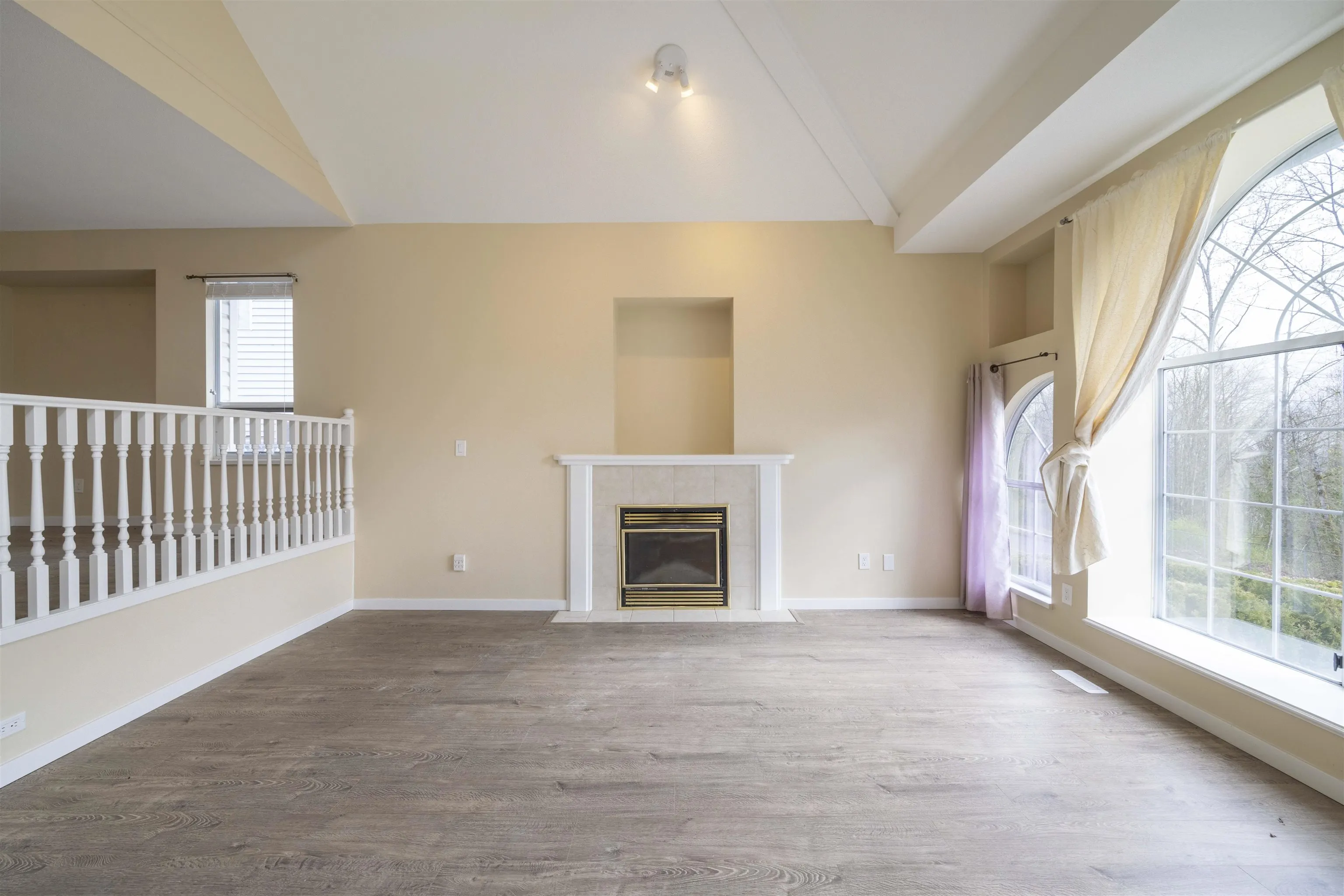 470 Riverview Crescent