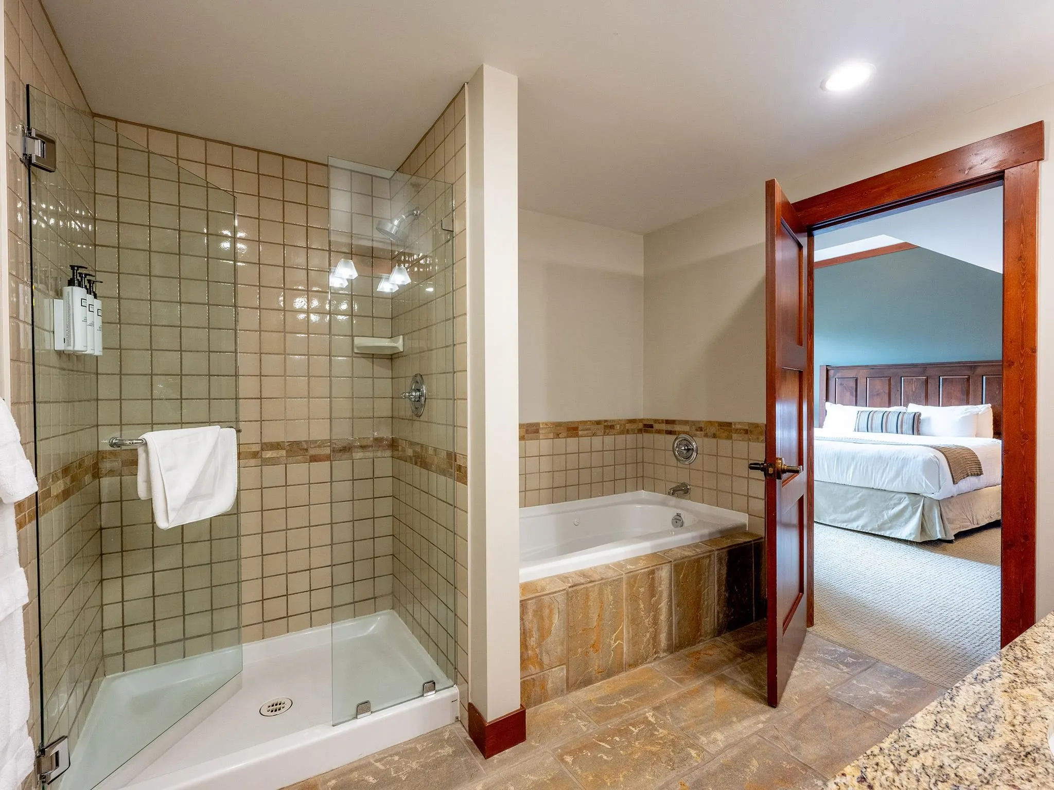 208 2202 Gondola Way