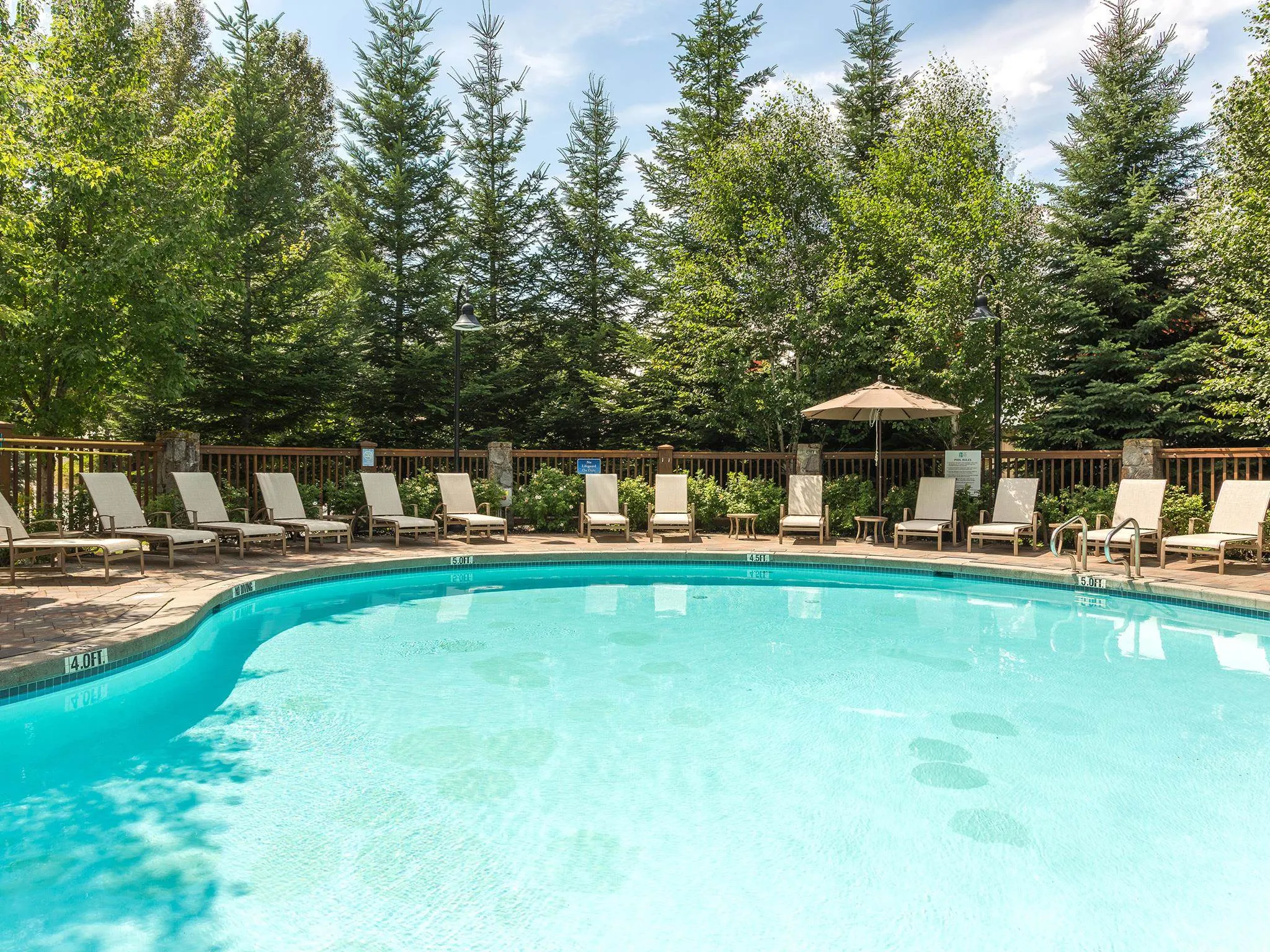 208 2202 Gondola Way