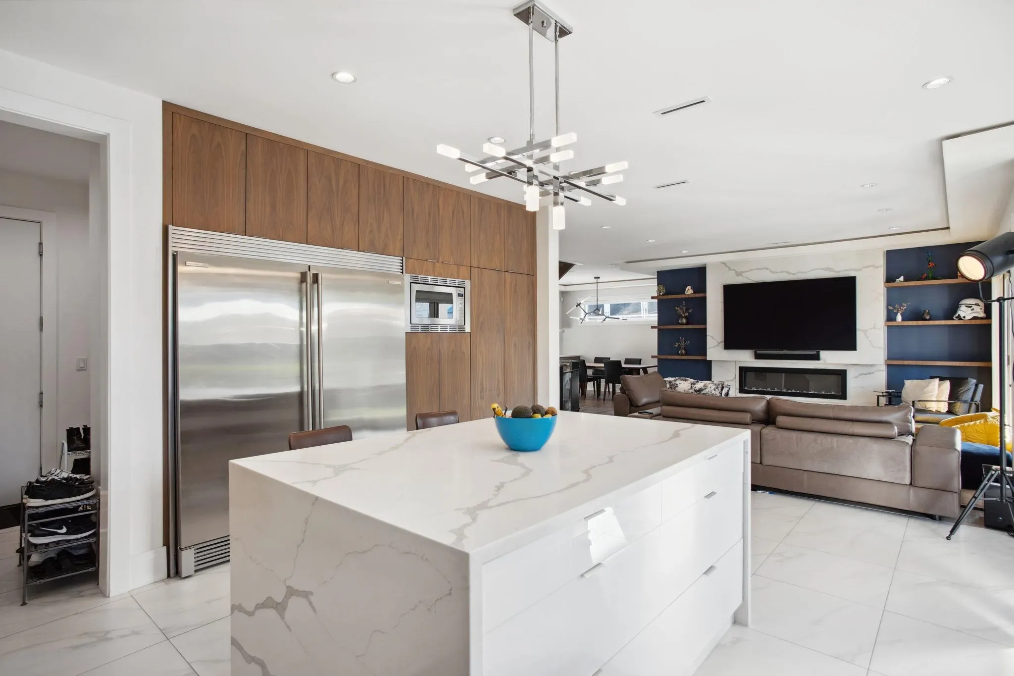 5030 Hardwick Street