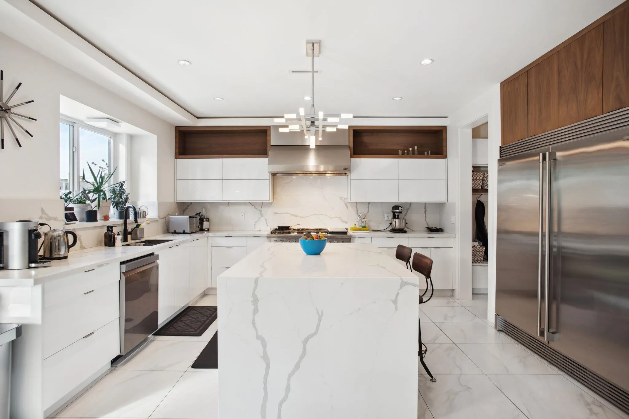 5030 Hardwick Street