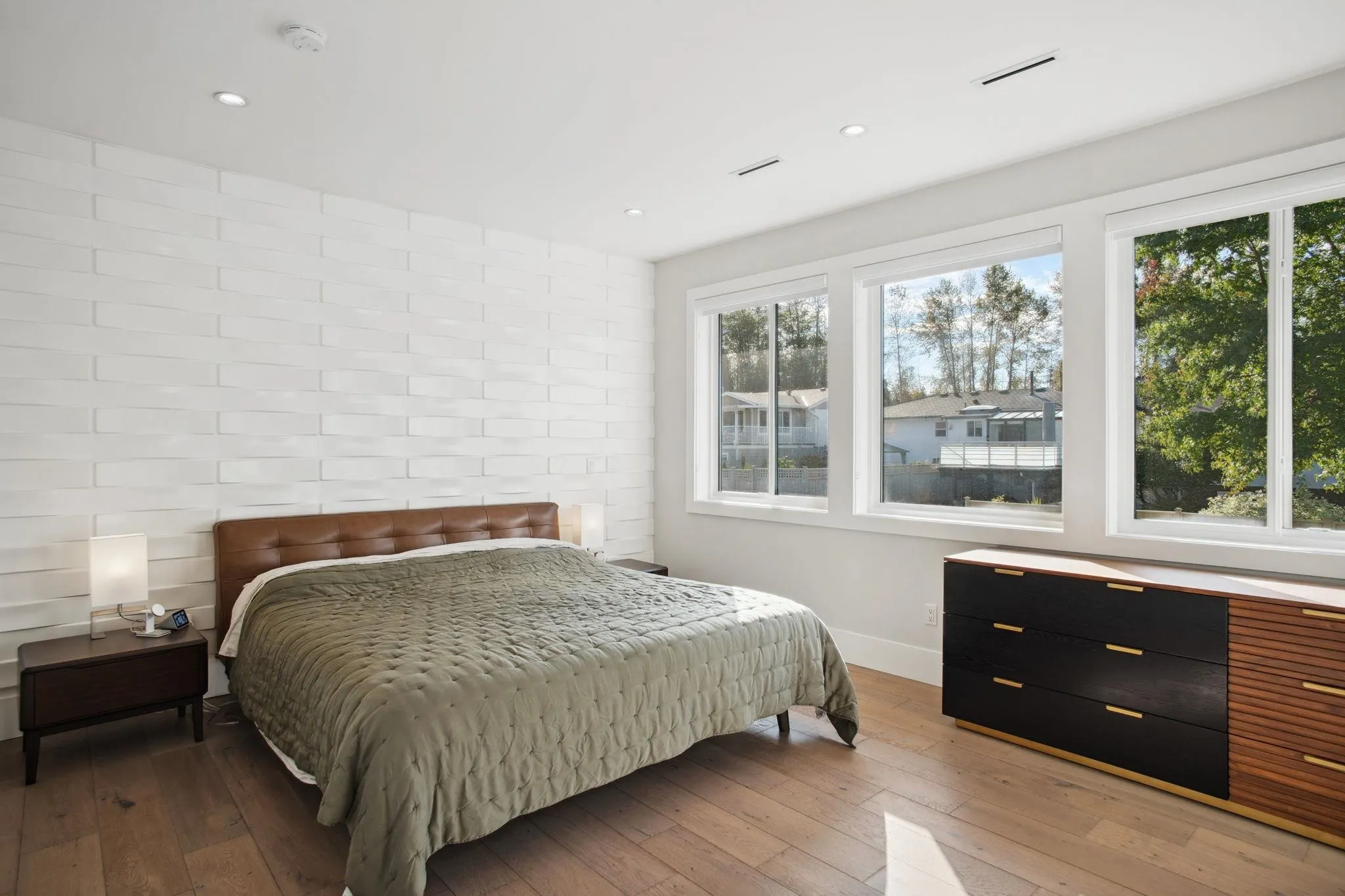 5030 Hardwick Street