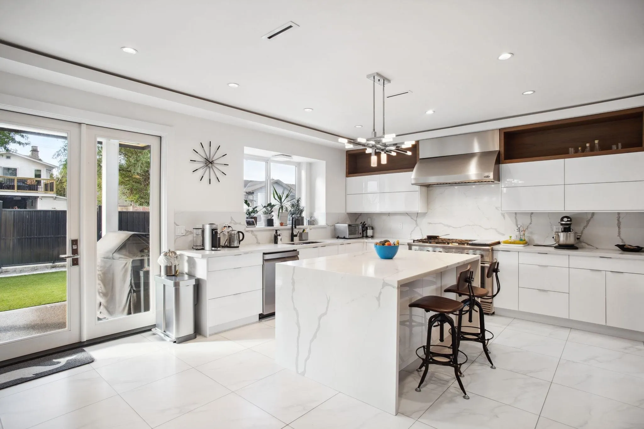 5030 Hardwick Street