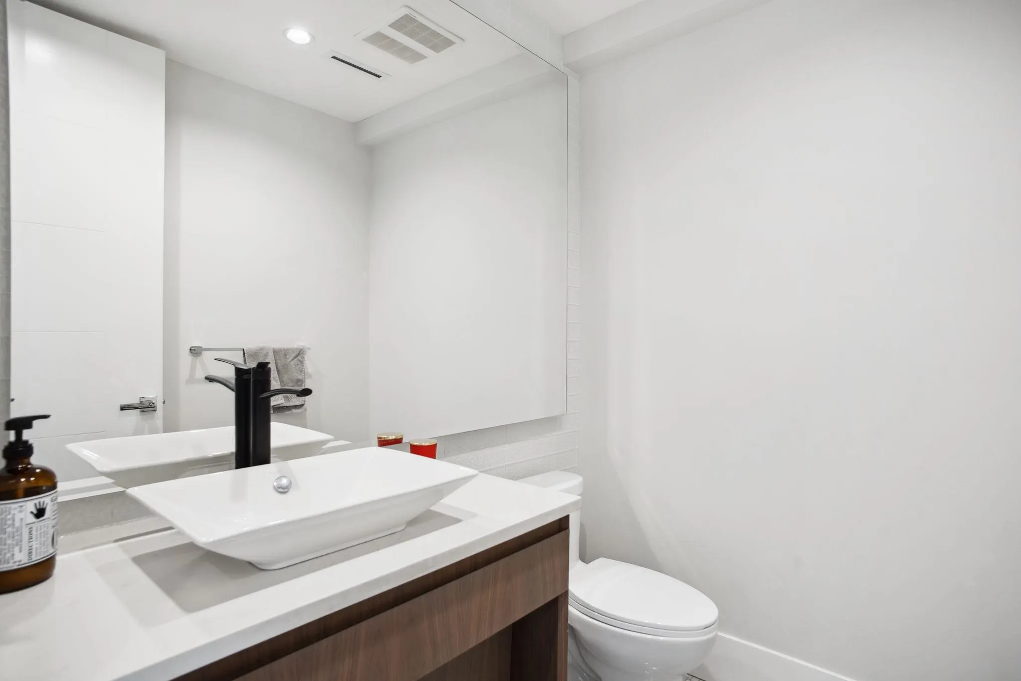 5030 Hardwick Street