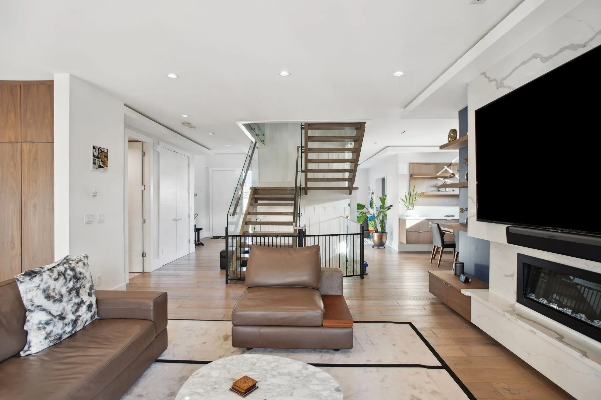 5030 Hardwick Street