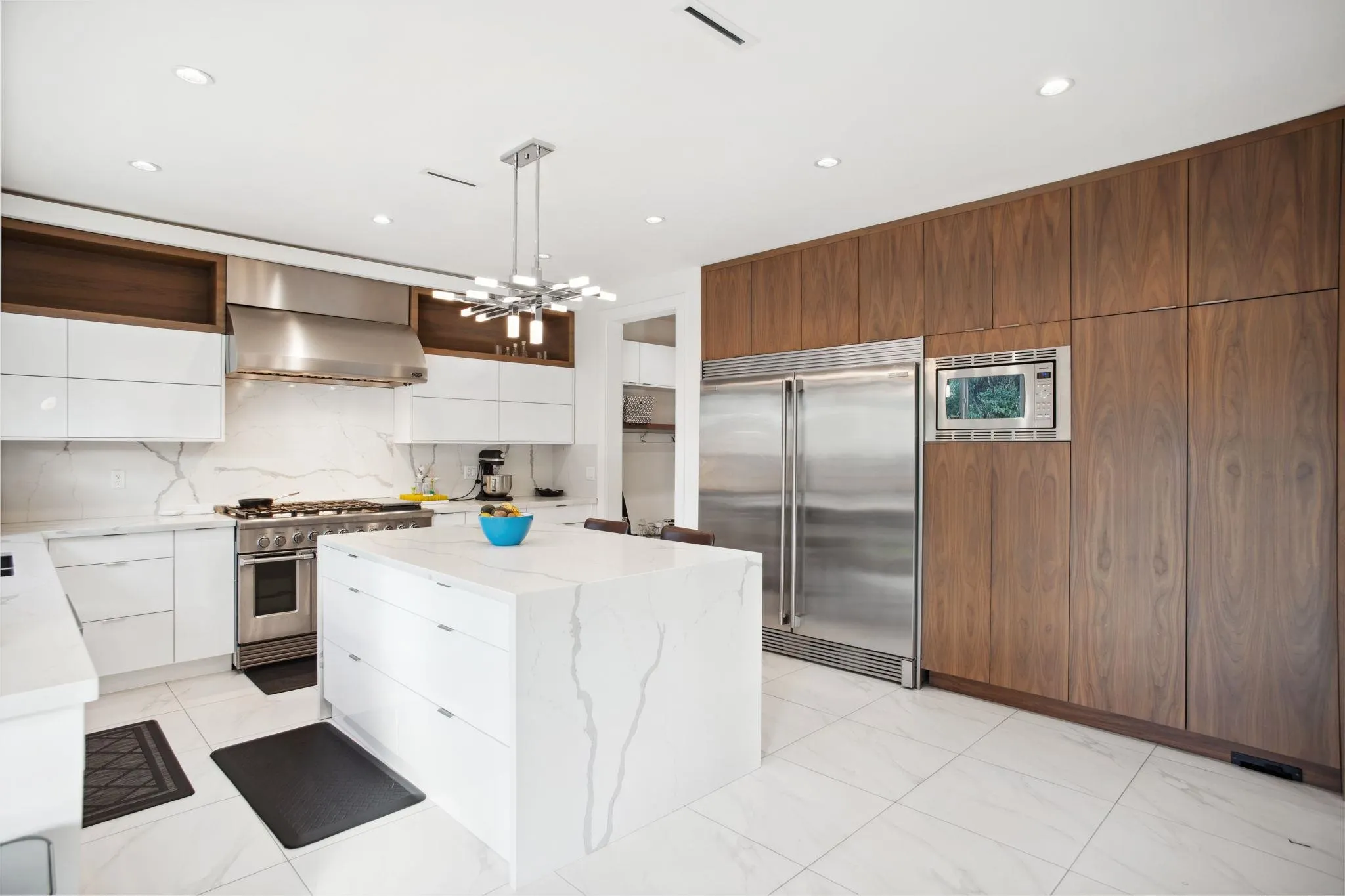 5030 Hardwick Street