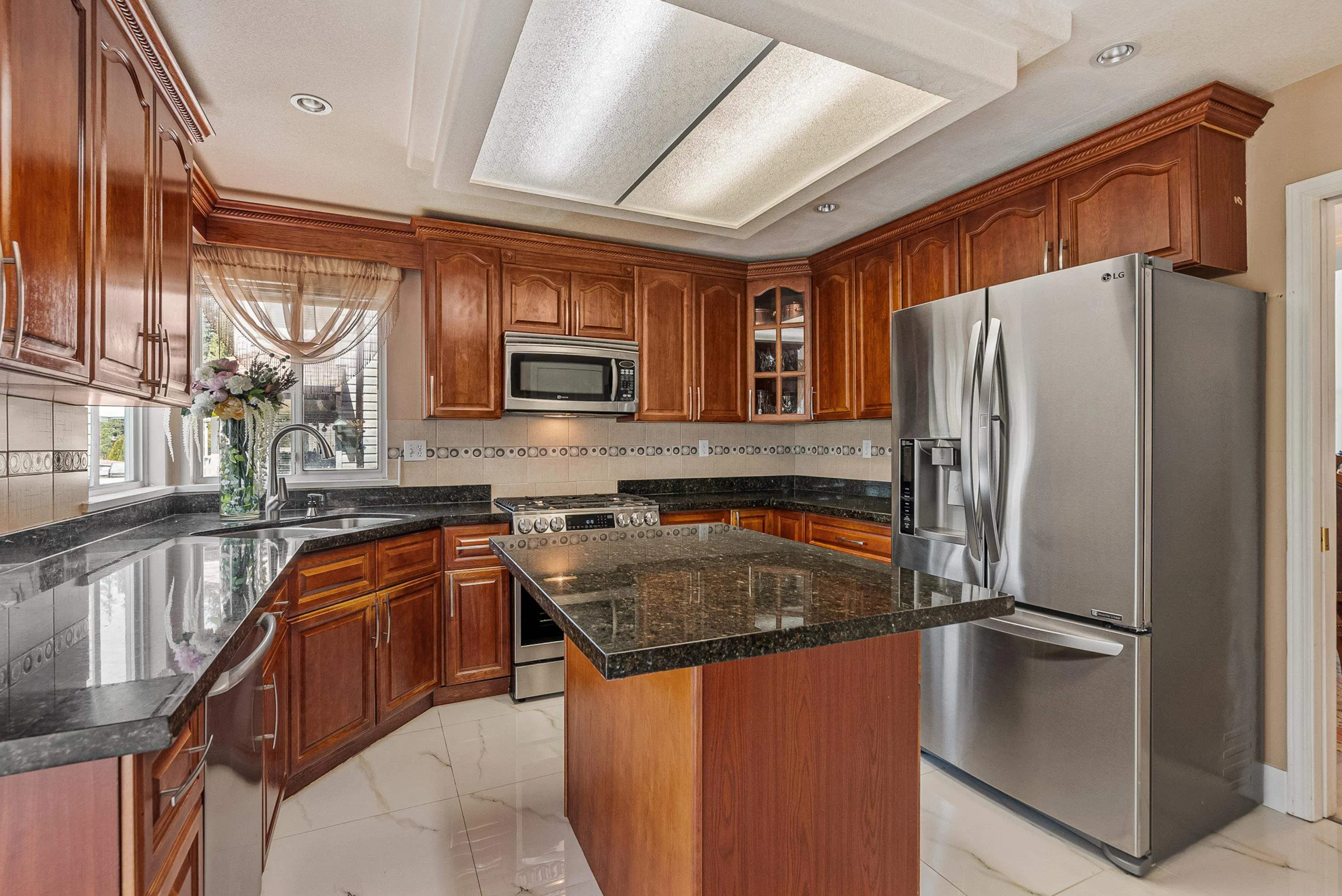 2622 Sandstone Crescent