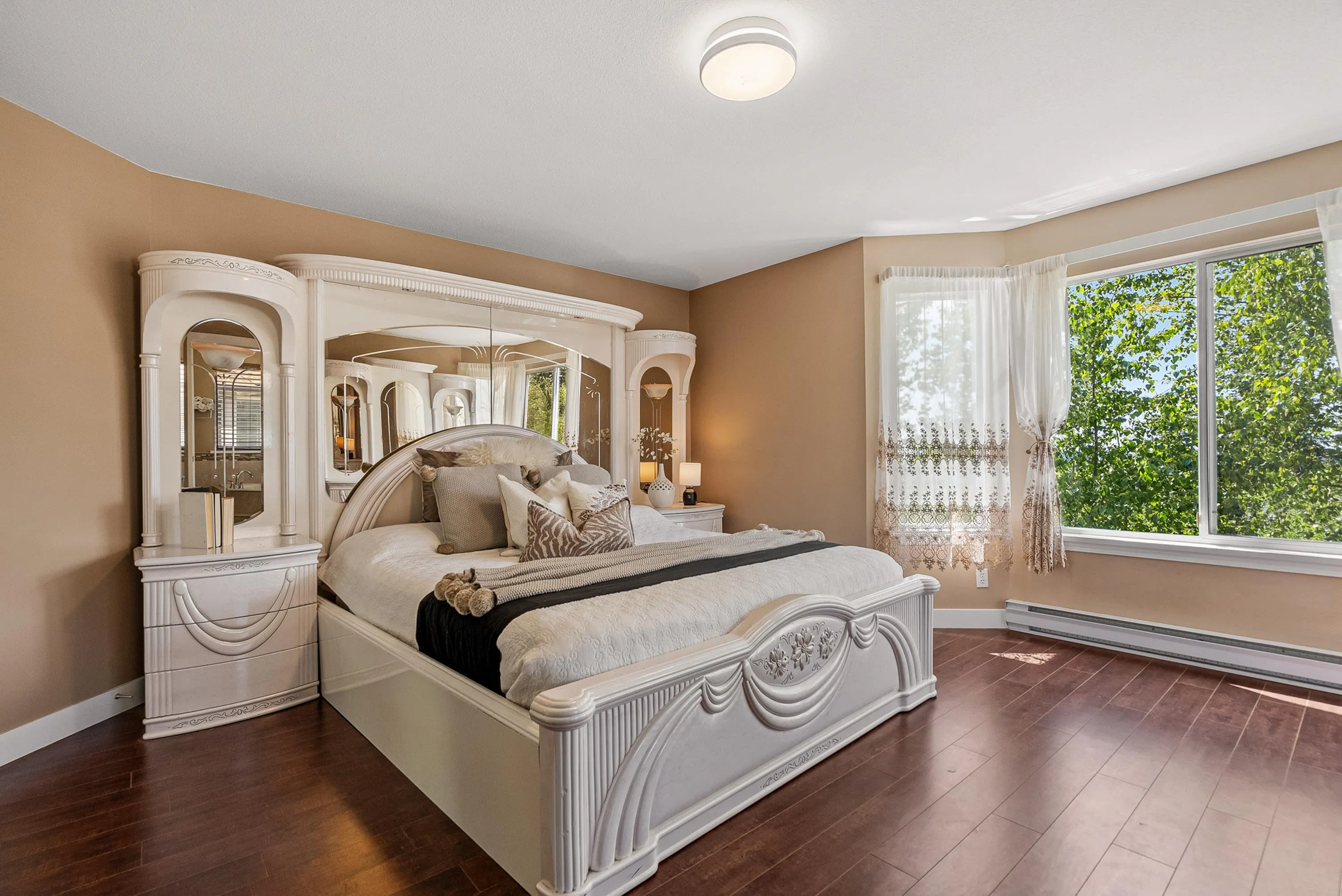 2622 Sandstone Crescent