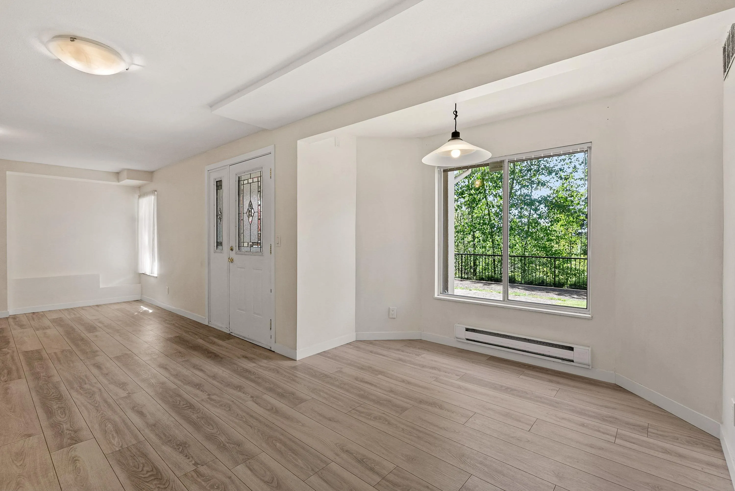 2622 Sandstone Crescent