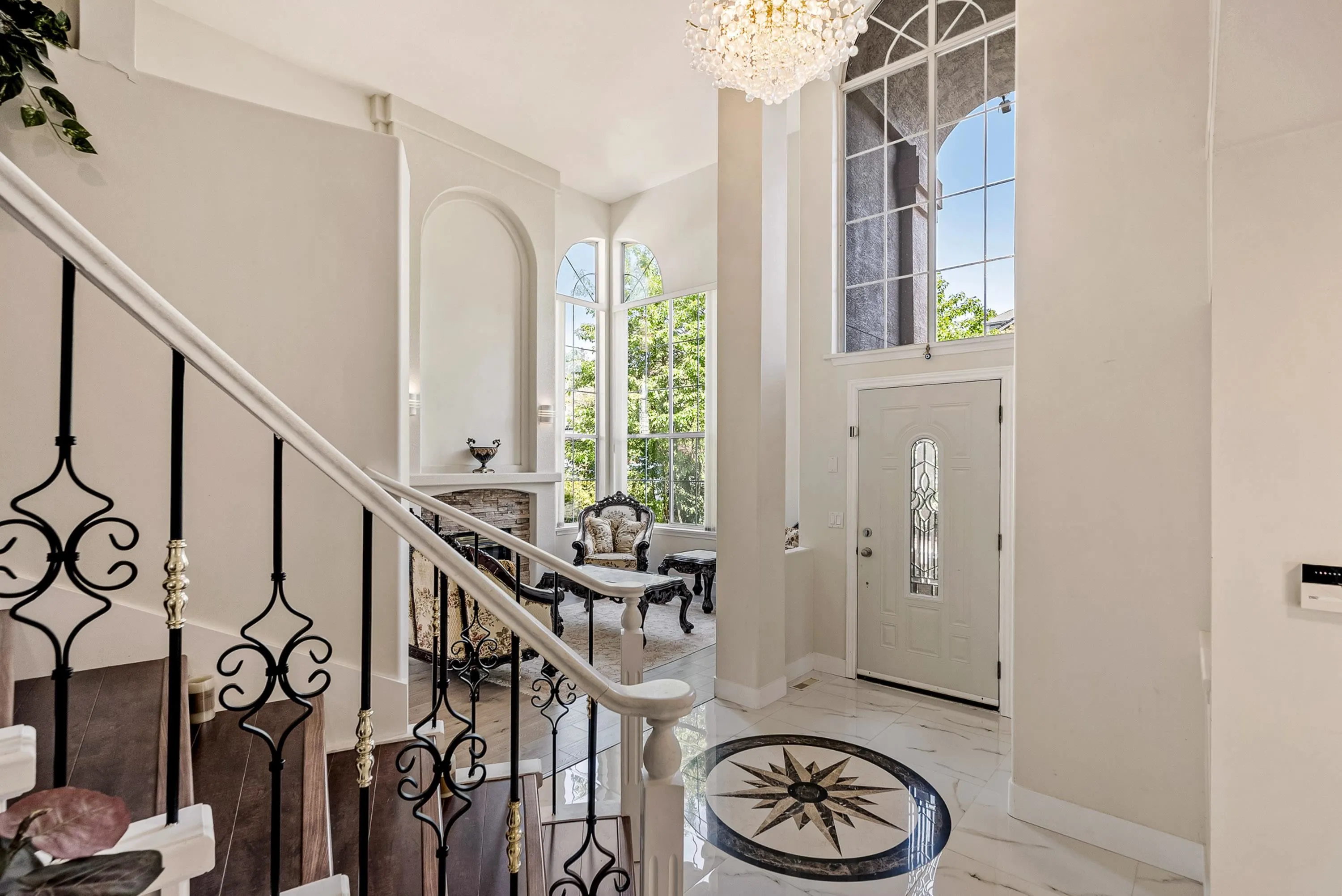 2622 Sandstone Crescent