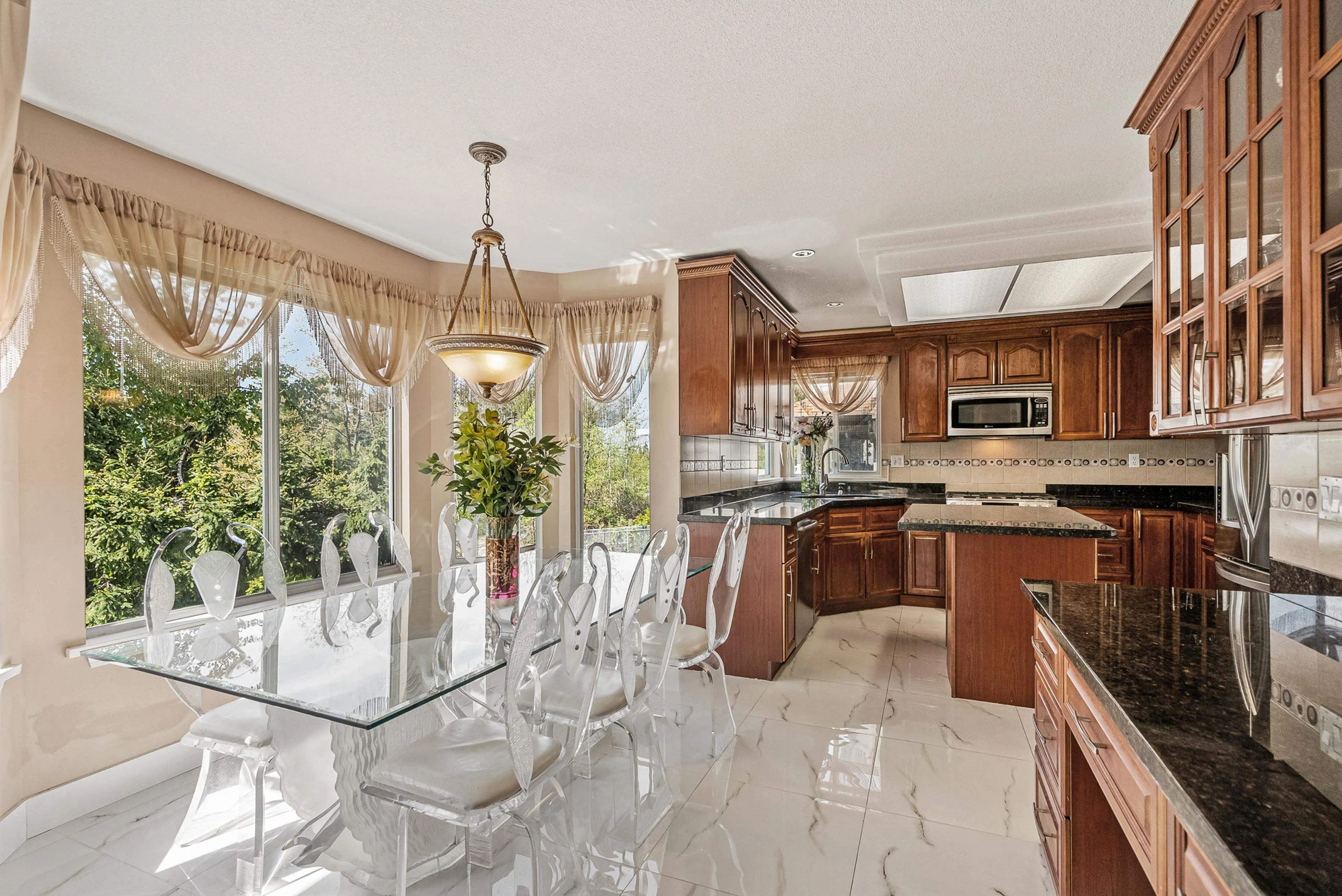 2622 Sandstone Crescent