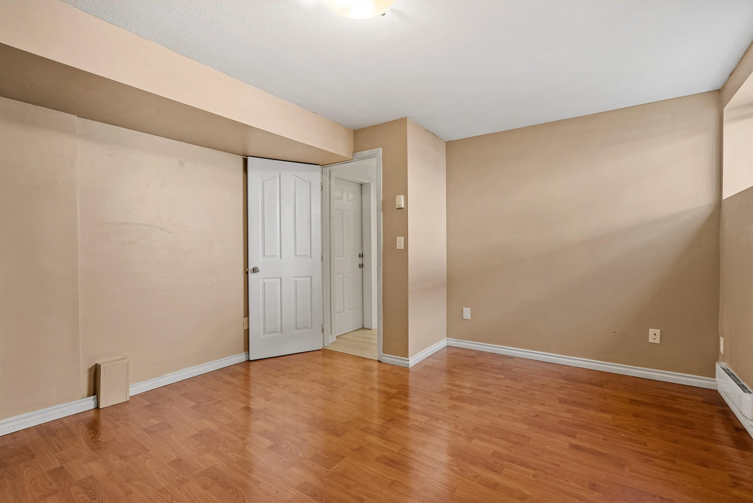 2622 Sandstone Crescent