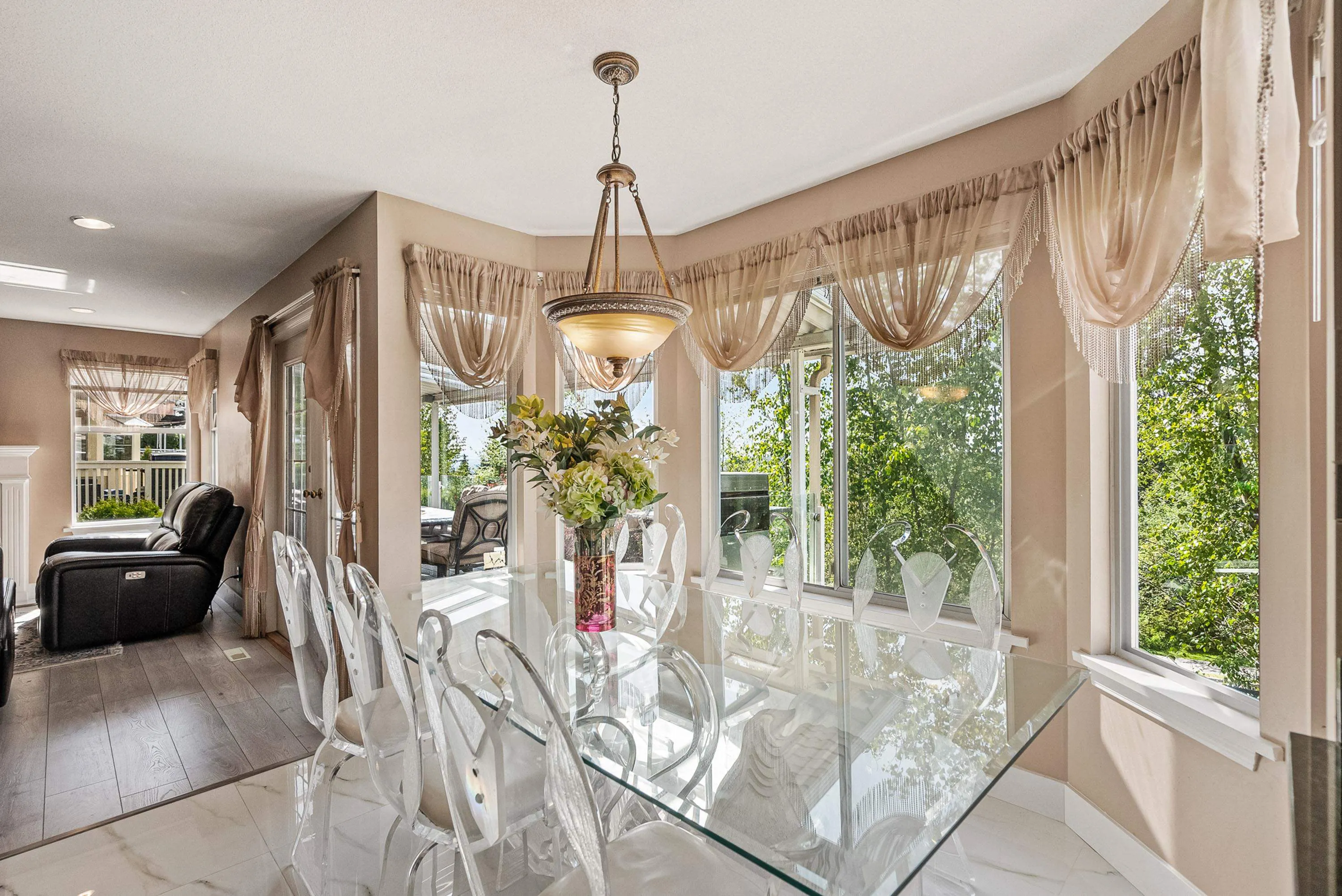 2622 Sandstone Crescent