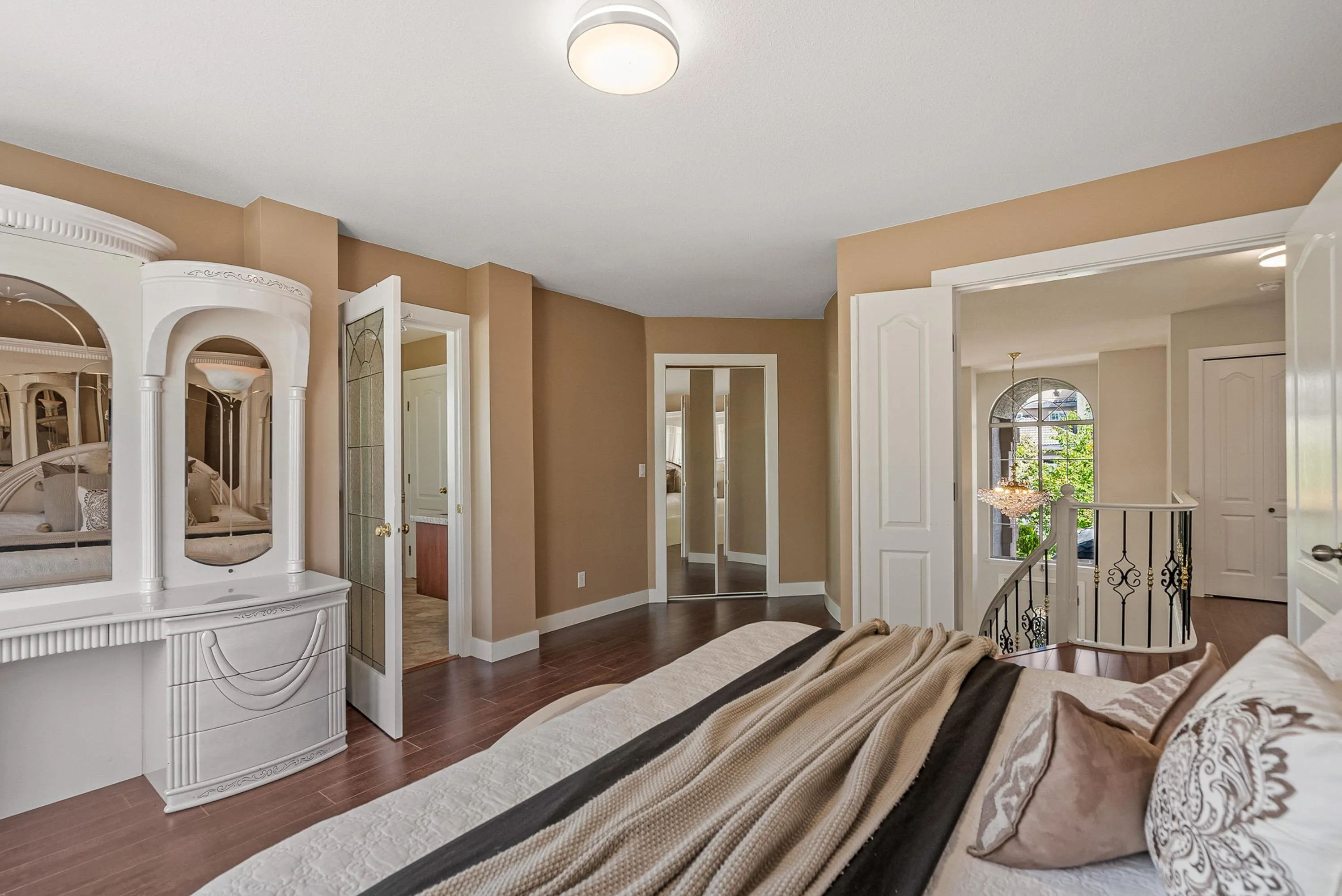 2622 Sandstone Crescent