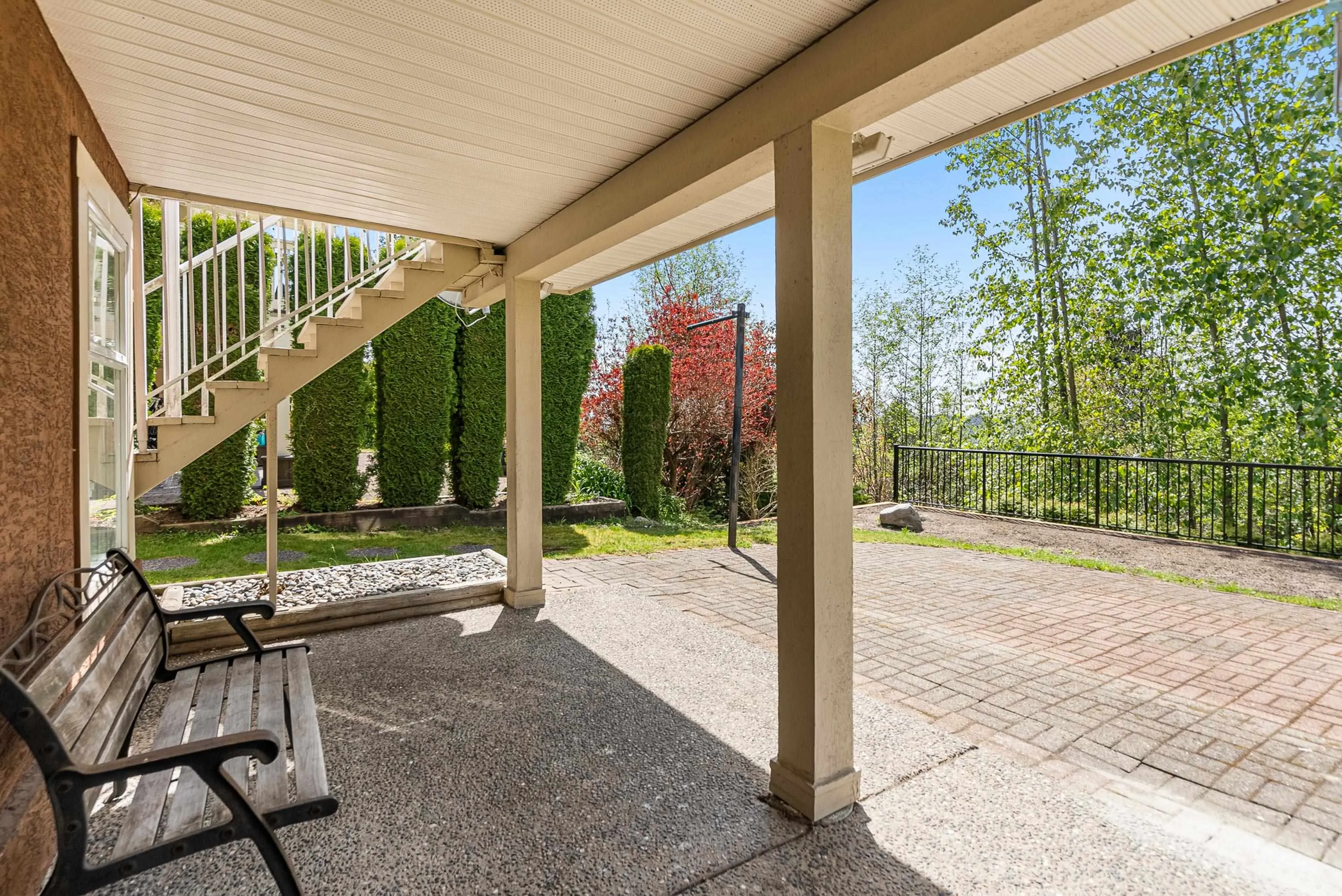 2622 Sandstone Crescent