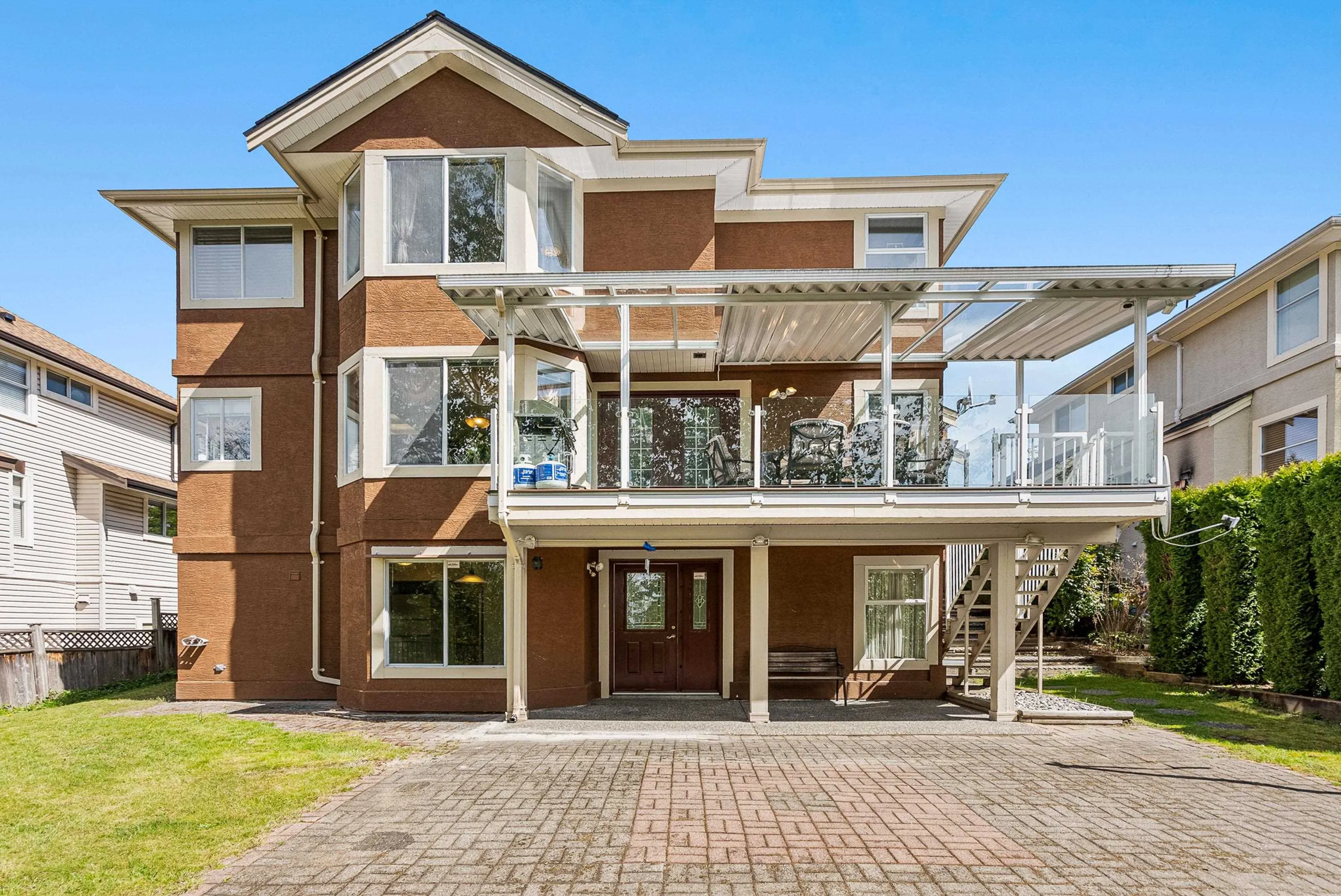 2622 Sandstone Crescent