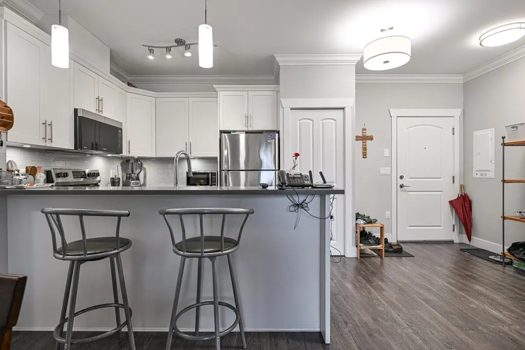 313 8183 121a Street