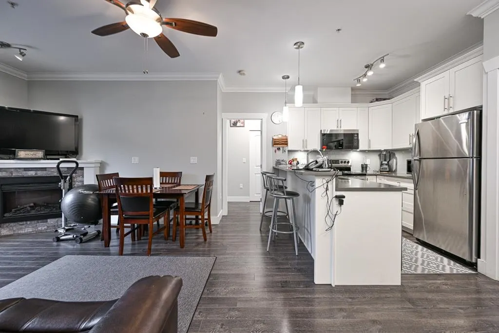 313 8183 121a Street