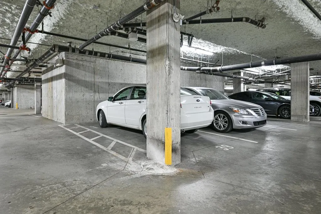 313 8183 121a Street