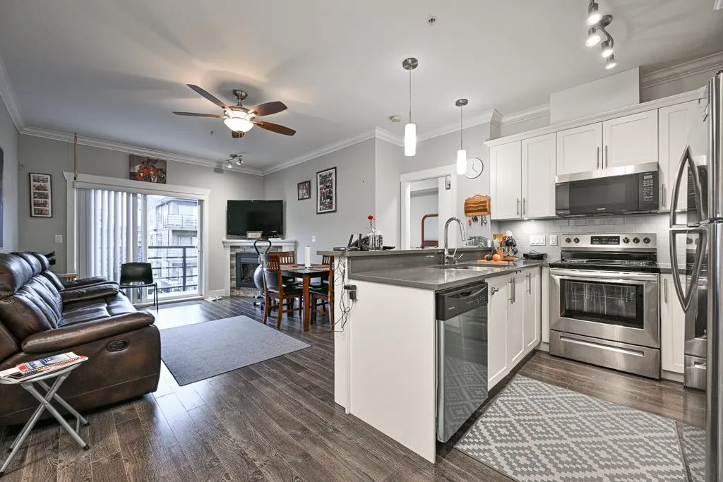 313 8183 121a Street