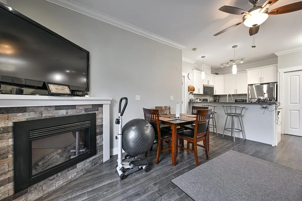 313 8183 121a Street