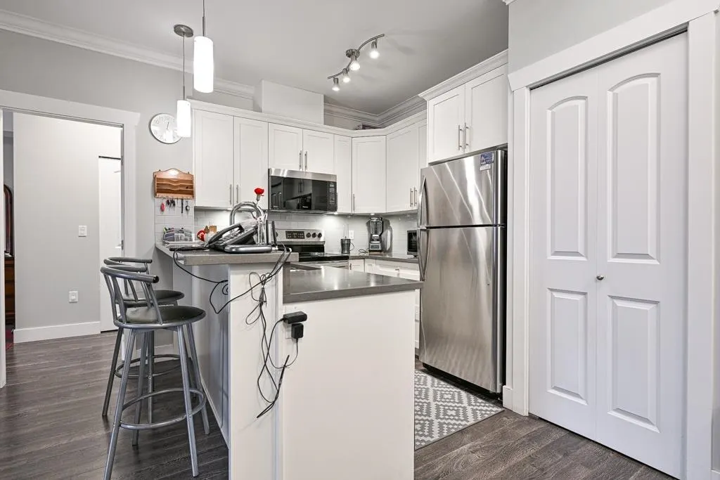 313 8183 121a Street