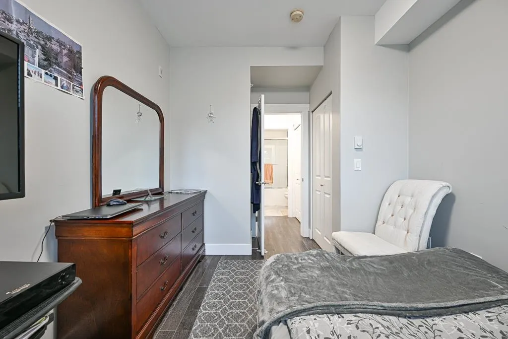 313 8183 121a Street