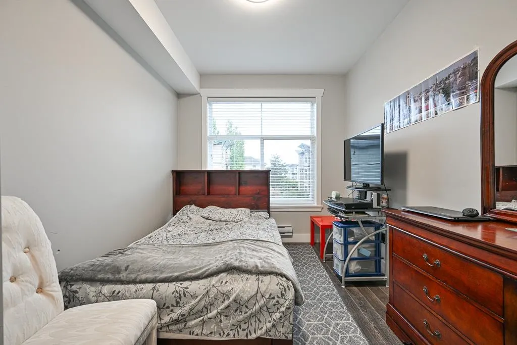 313 8183 121a Street