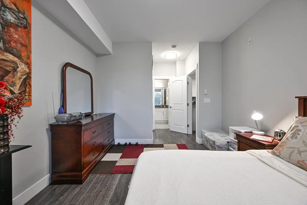 313 8183 121a Street