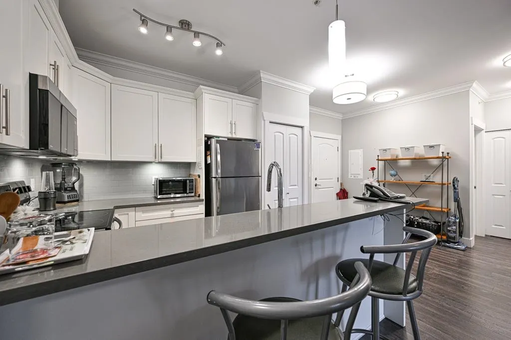 313 8183 121a Street