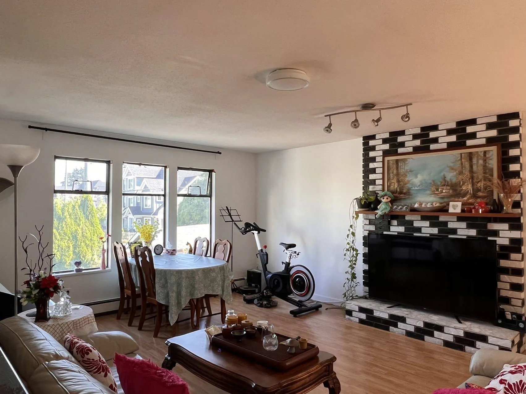 Upper 9580 Blundell Road