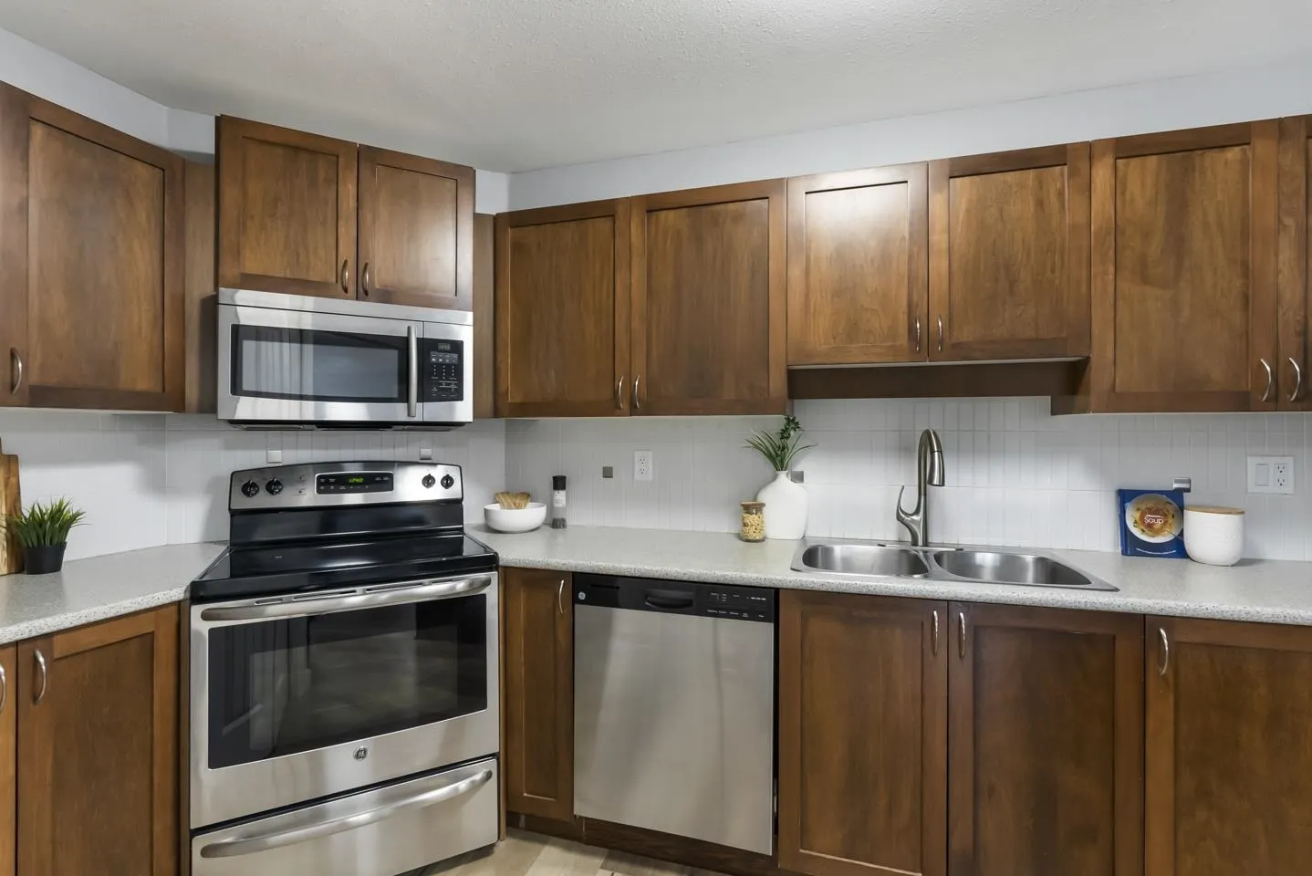 118 32725 George Ferguson Way