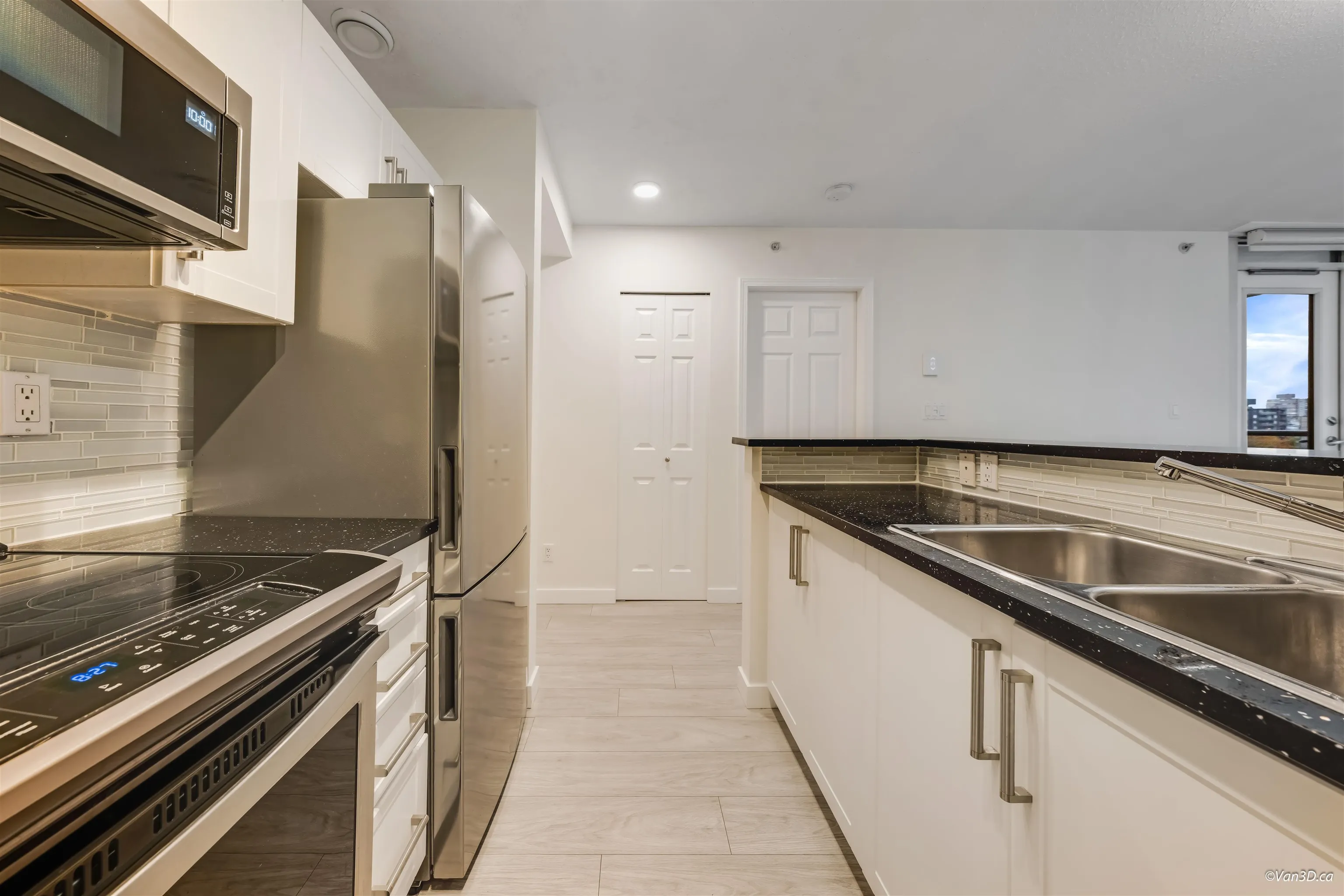 805 1420 W Georgia Street