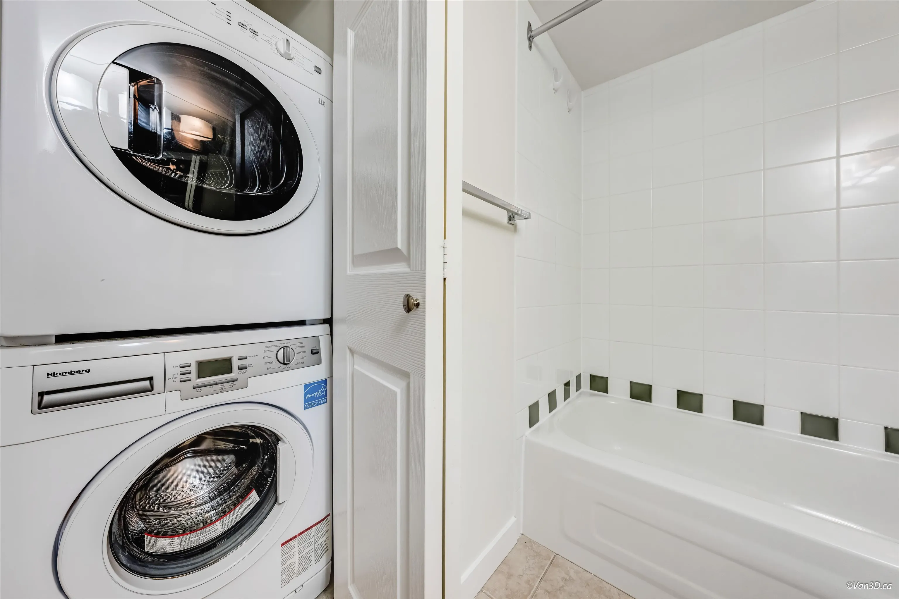 805 1420 W Georgia Street