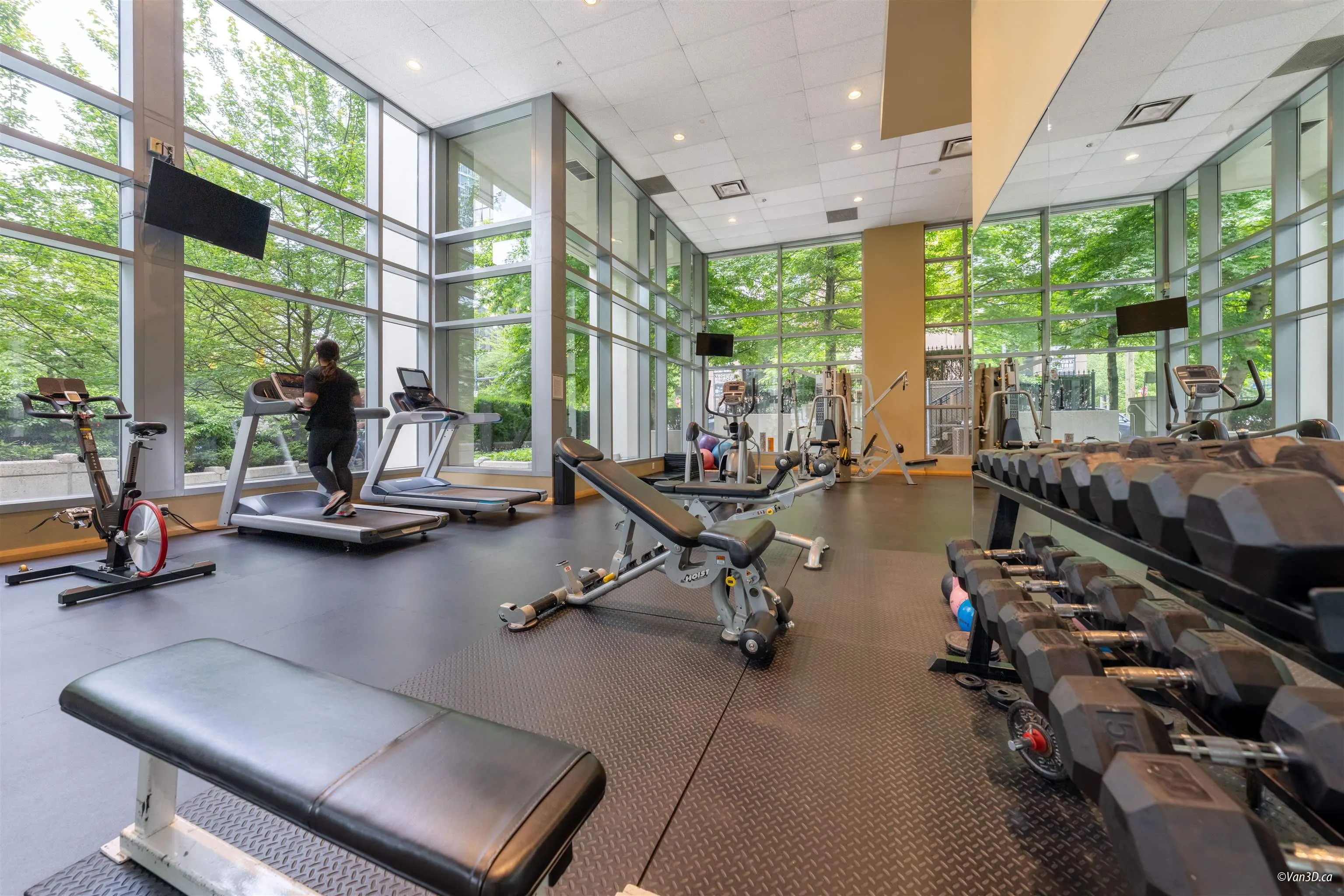 805 1420 W Georgia Street