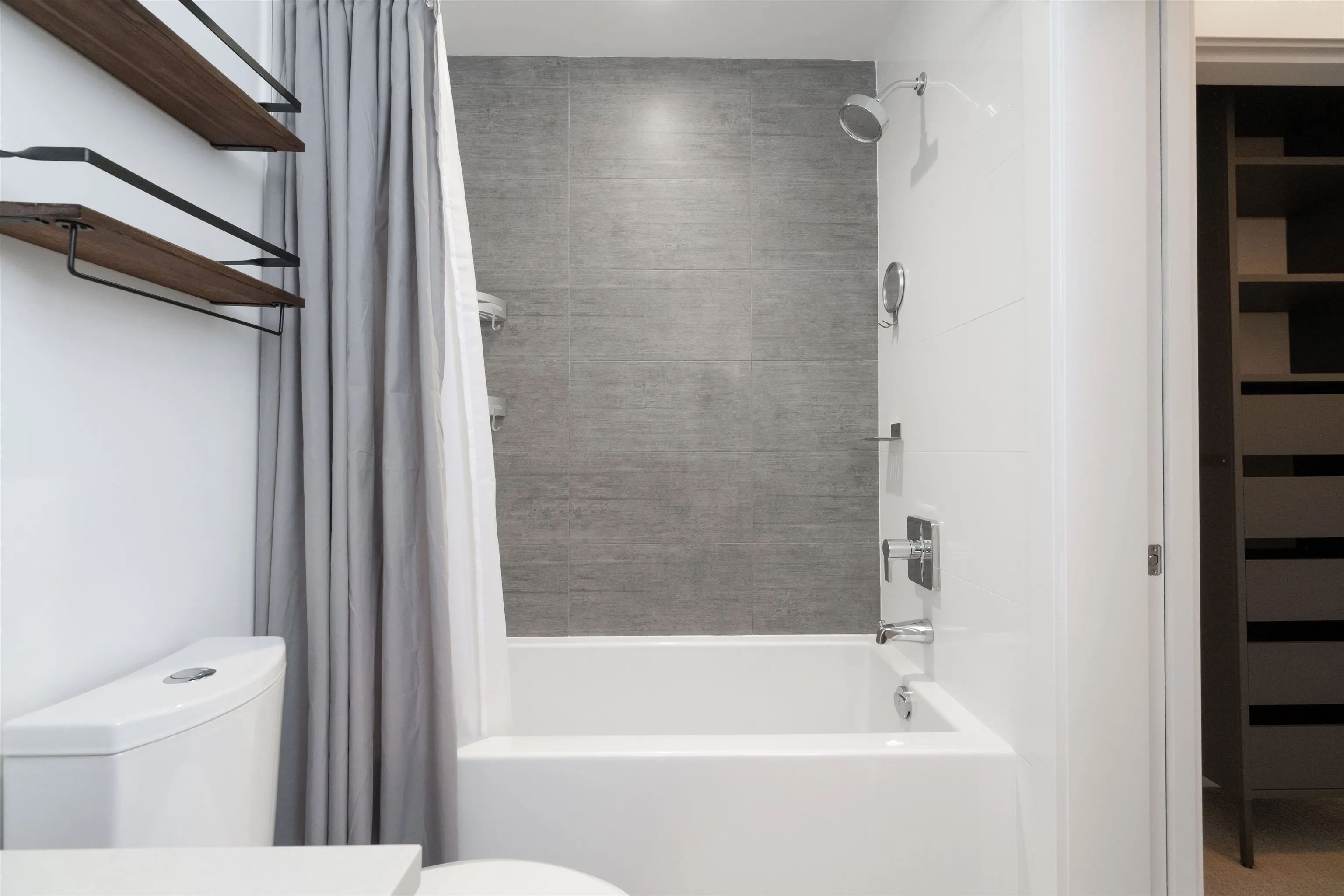 501 3488 Sawmill Crescent