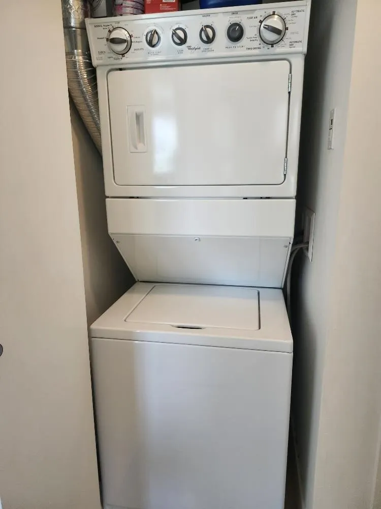 301 5788 Sidley Street