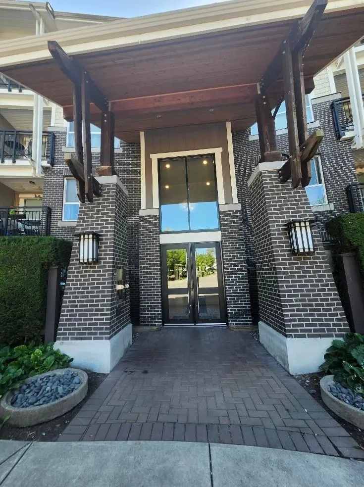 301 5788 Sidley Street