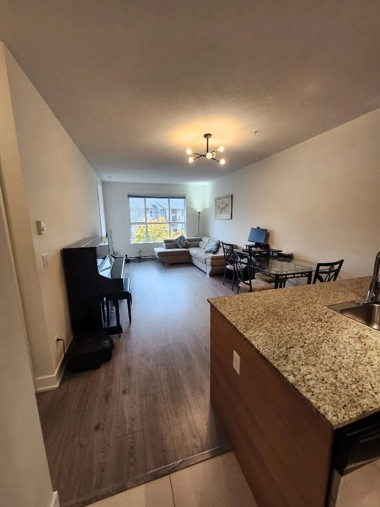 301 5788 Sidley Street