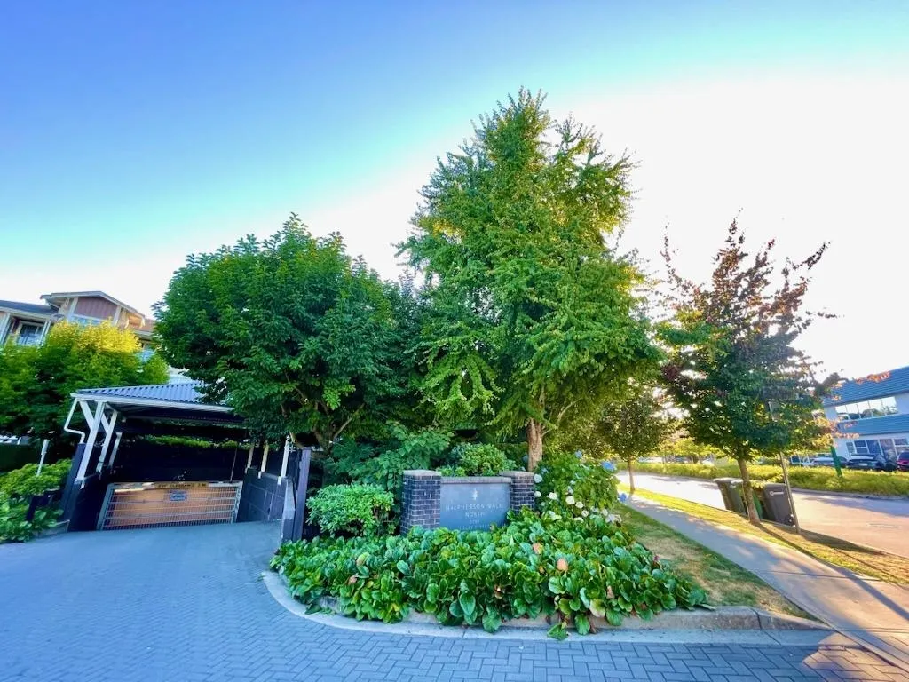 301 5788 Sidley Street