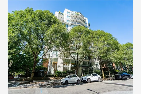 403 1425 W 6th Avenue