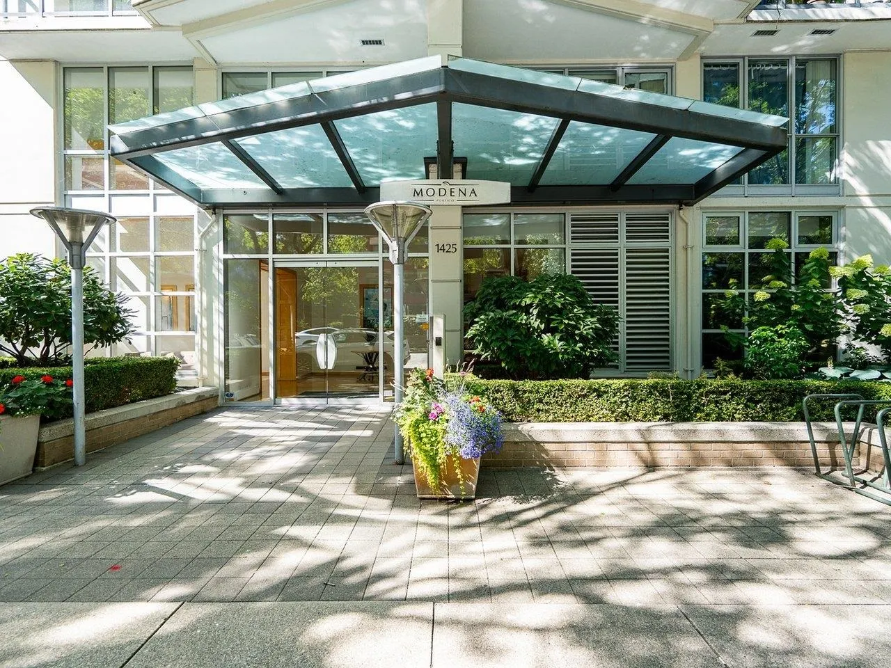 403 1425 W 6th Avenue