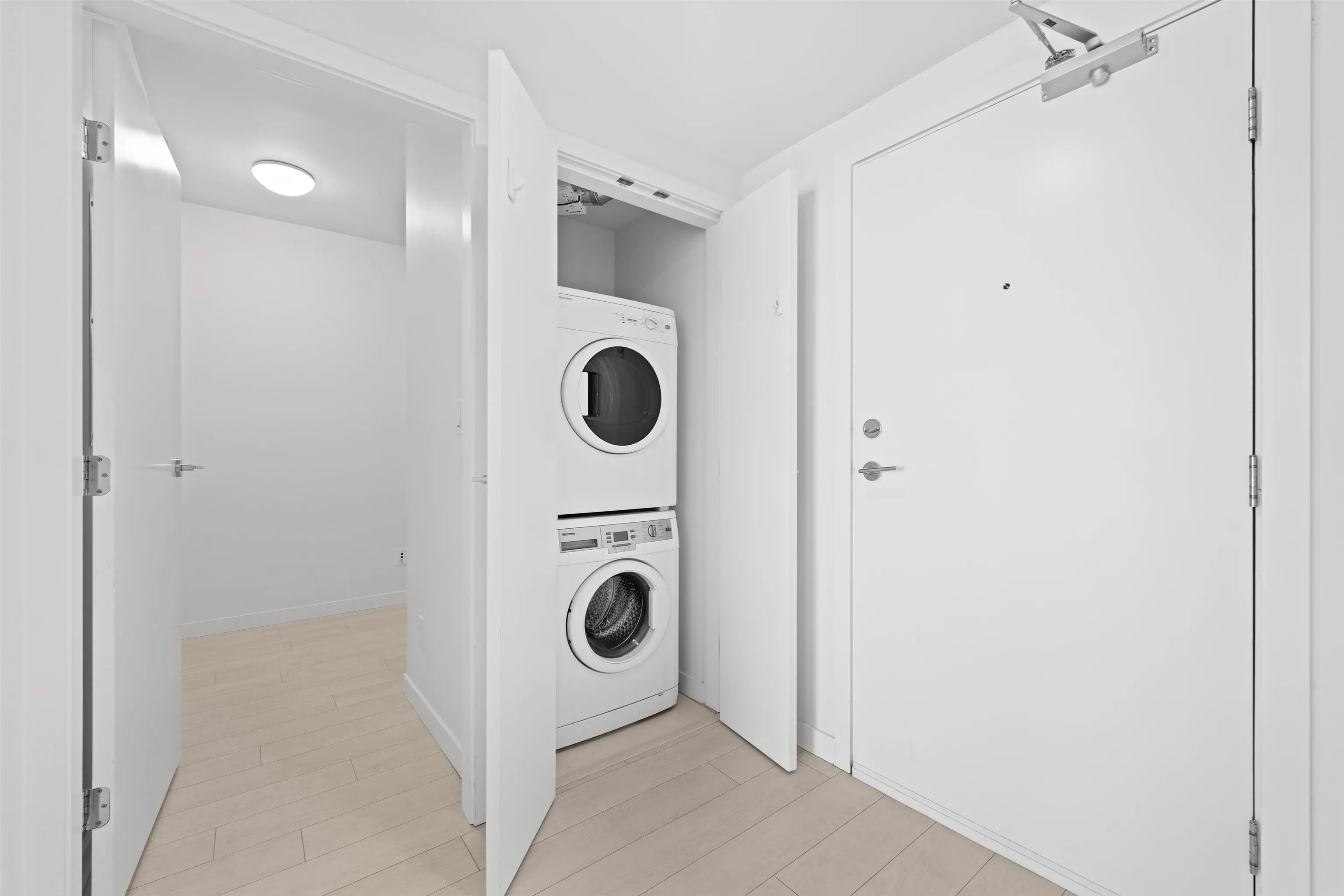 1812 285 E 10th Avenue