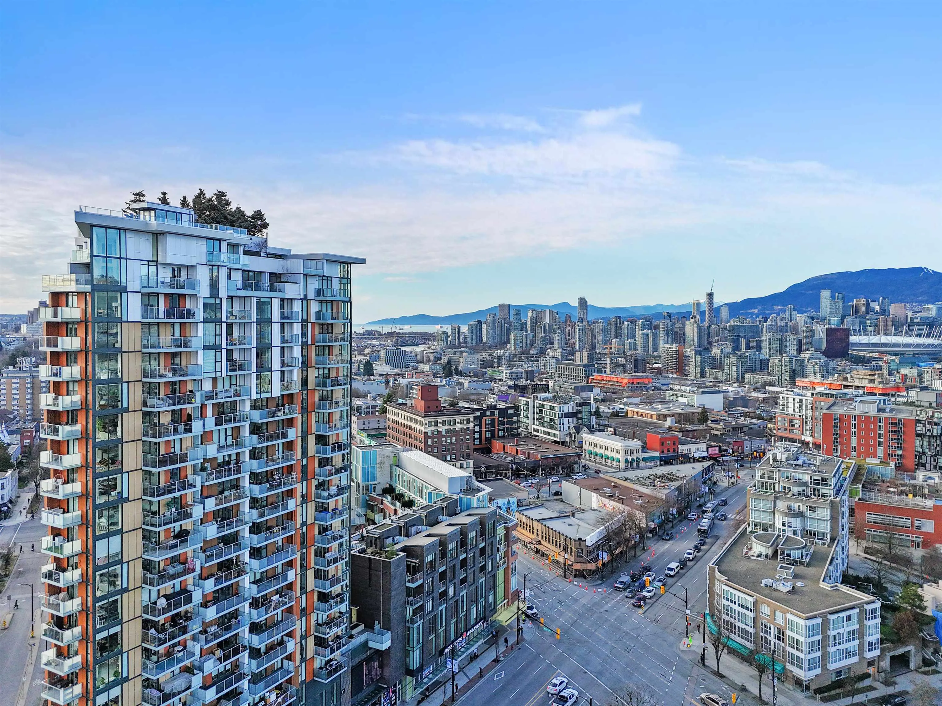 1812 285 E 10th Avenue