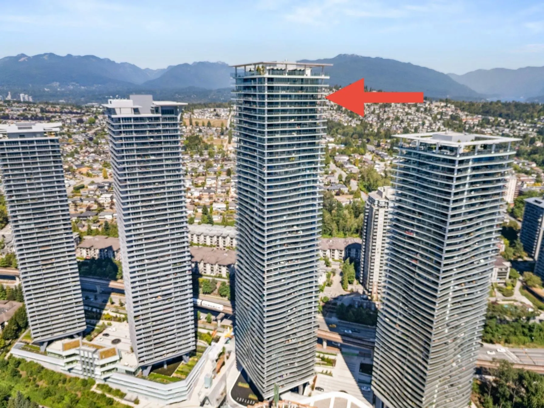 5306 4880 Lougheed Highway