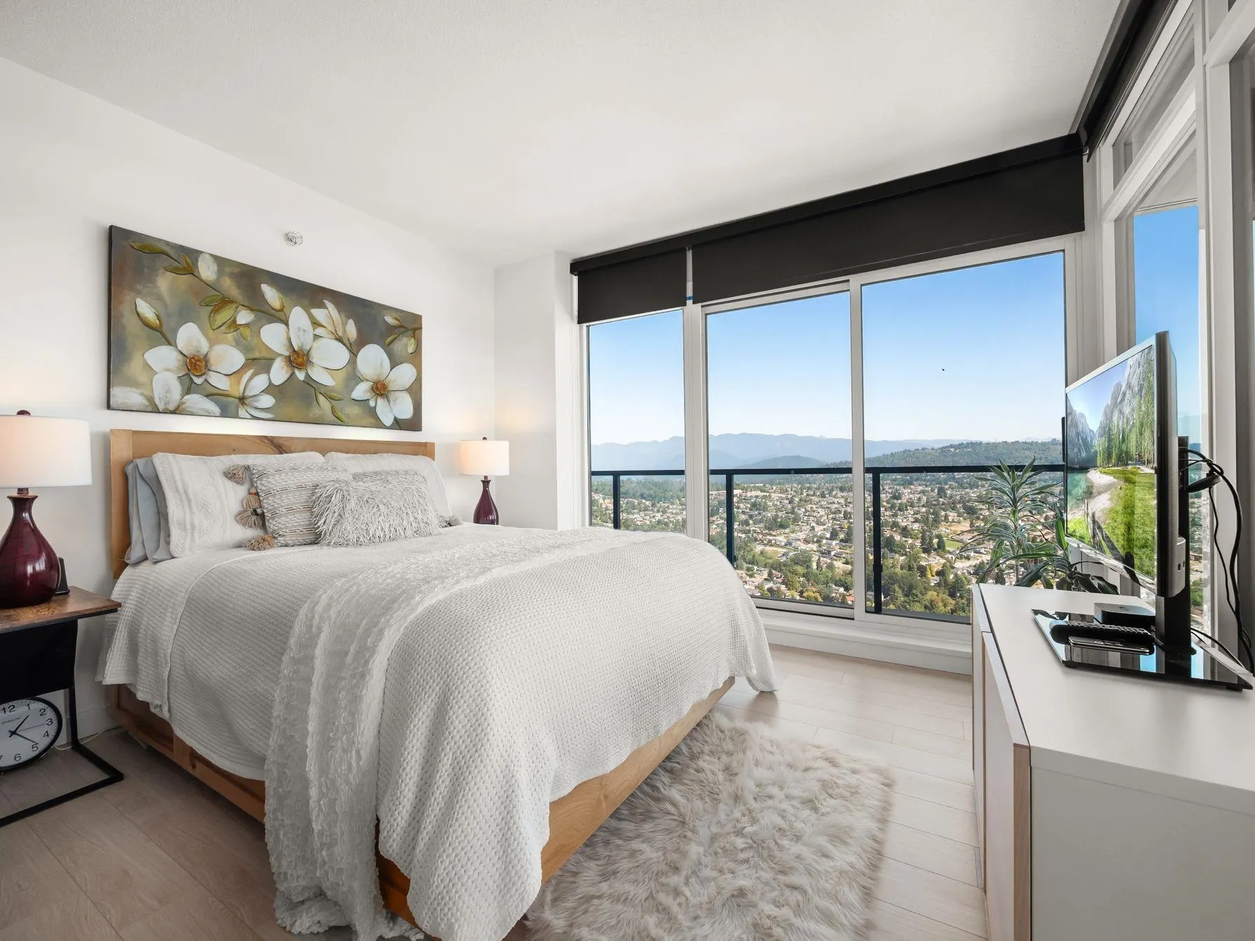 5306 4880 Lougheed Highway