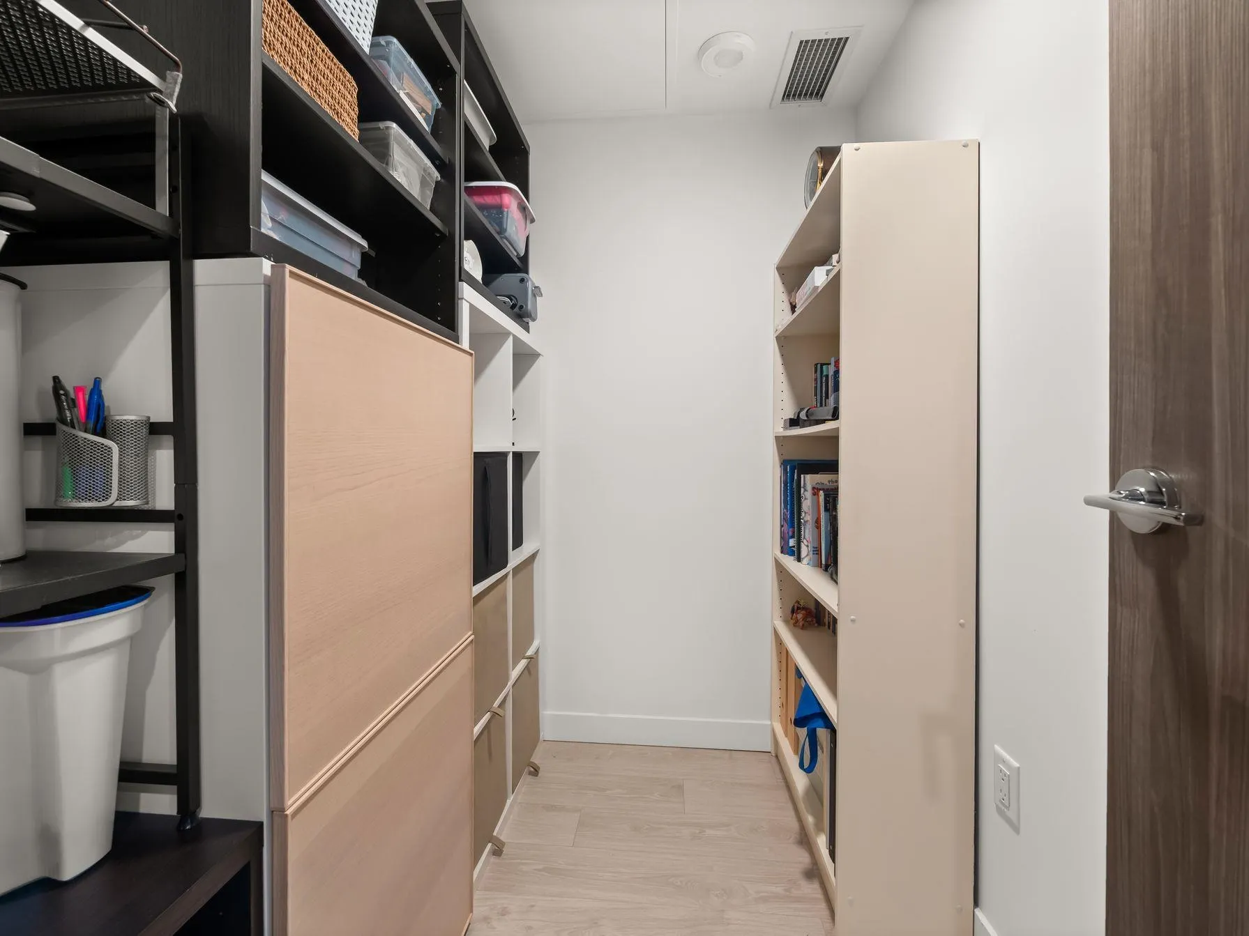 5306 4880 Lougheed Highway