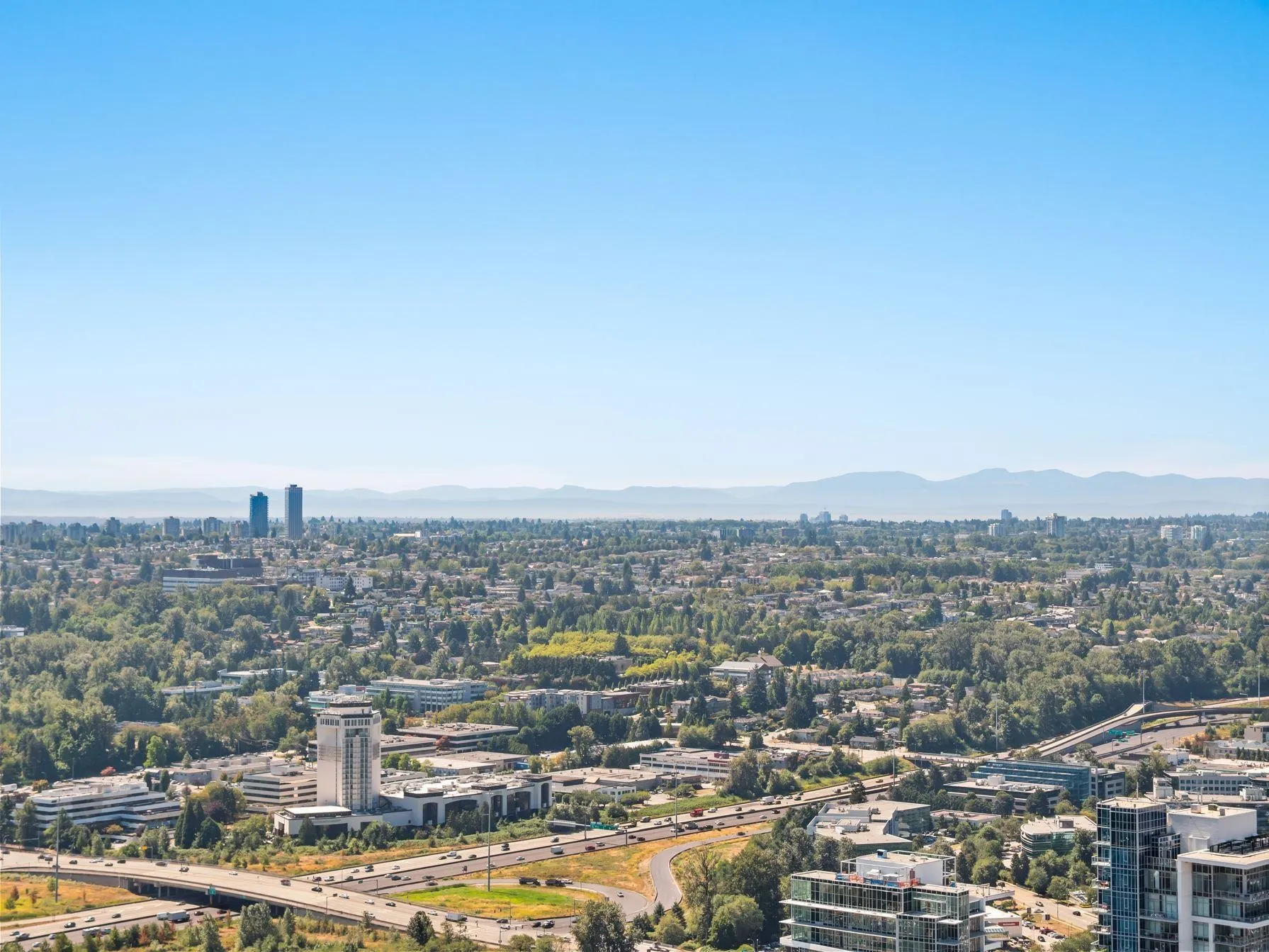 5306 4880 Lougheed Highway